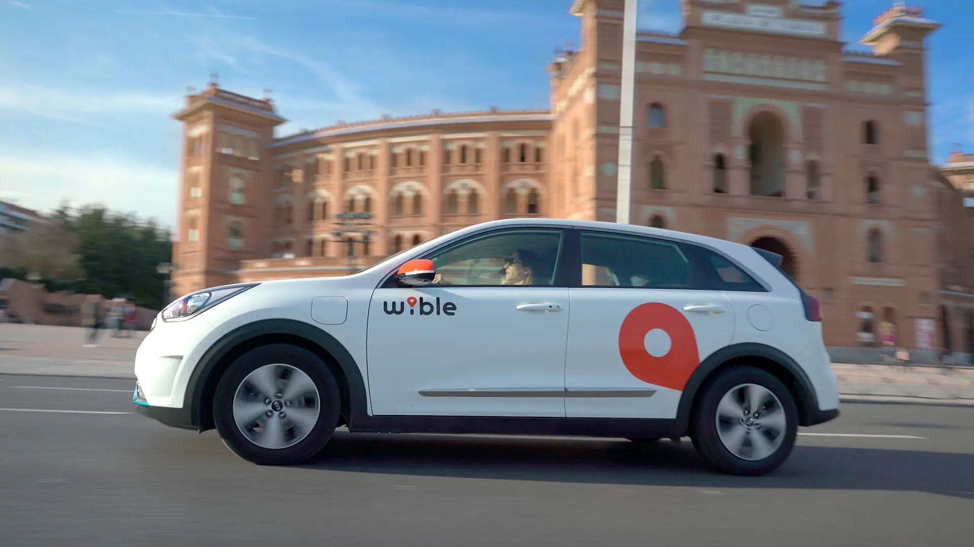 Voiture électrique plateforme autopartage niçoise vidéo corporate PME entreprise services innovation Nice